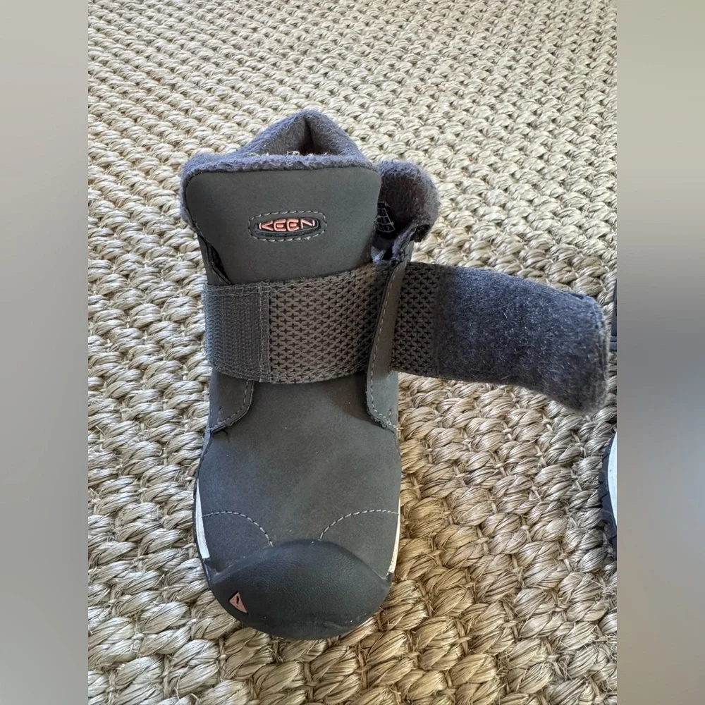 Keen Kids Winter Gray‎ Boots Waterproof Insulated Toddler Size 11